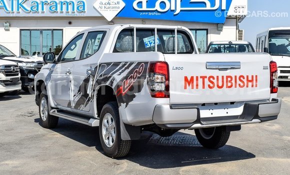 Buy Import Mitsubishi L200 White Car in Import - Dubai in Kailahun Buy Import Mitsubishi L200 White Car in Import - Dubai in Kailahun