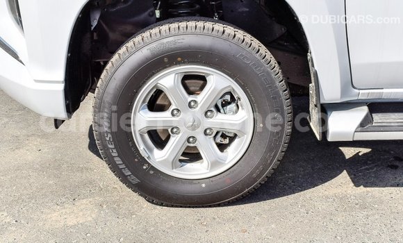 Buy Import Mitsubishi L200 White Car in Import - Dubai in Kailahun Buy Import Mitsubishi L200 White Car in Import - Dubai in Kailahun