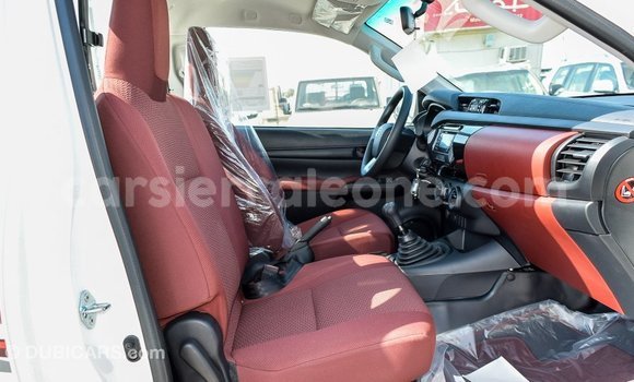Buy Import Toyota Hilux White Car in Import - Dubai in Kailahun Buy Import Toyota Hilux White Car in Import - Dubai in Kailahun