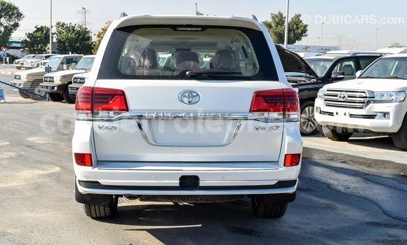 Buy Import Toyota Land Cruiser White Car in Import - Dubai in Kailahun Buy Import Toyota Land Cruiser White Car in Import - Dubai in Kailahun