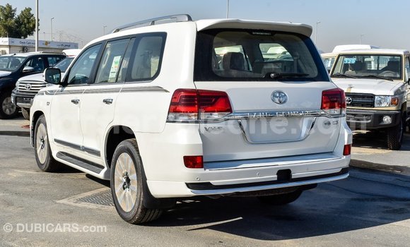 Buy Import Toyota Land Cruiser White Car in Import - Dubai in Kailahun Buy Import Toyota Land Cruiser White Car in Import - Dubai in Kailahun
