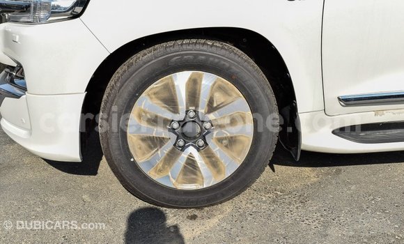 Buy Import Toyota Land Cruiser White Car in Import - Dubai in Kailahun Buy Import Toyota Land Cruiser White Car in Import - Dubai in Kailahun