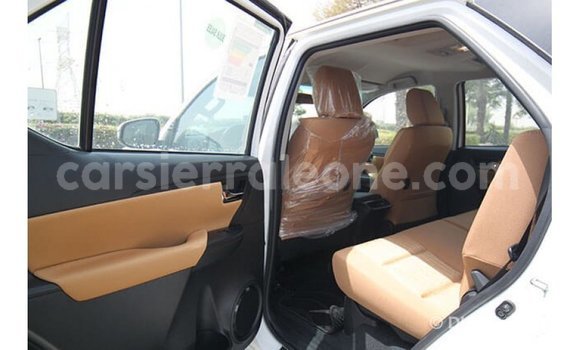 Buy Import Toyota Fortuner White Car in Import - Dubai in Kailahun Buy Import Toyota Fortuner White Car in Import - Dubai in Kailahun