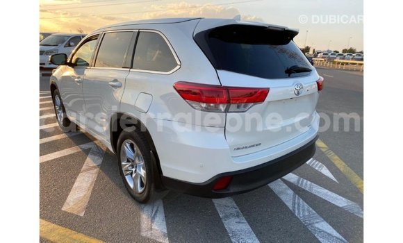Buy Import Toyota Highlander White Car in Import - Dubai in Kailahun Buy Import Toyota Highlander White Car in Import - Dubai in Kailahun