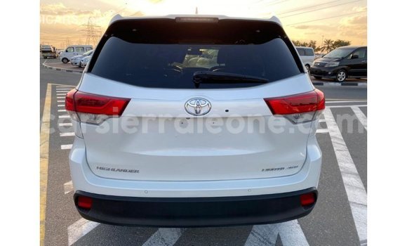 Buy Import Toyota Highlander White Car in Import - Dubai in Kailahun Buy Import Toyota Highlander White Car in Import - Dubai in Kailahun