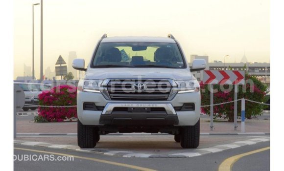 Buy Import Toyota Land Cruiser White Car in Import - Dubai in Kailahun Buy Import Toyota Land Cruiser White Car in Import - Dubai in Kailahun