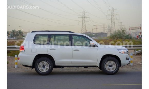 Buy Import Toyota Land Cruiser White Car in Import - Dubai in Kailahun Buy Import Toyota Land Cruiser White Car in Import - Dubai in Kailahun