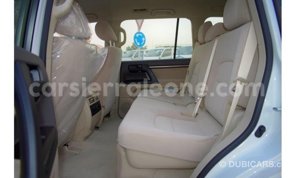 Buy Import Toyota Land Cruiser White Car in Import - Dubai in Kailahun Buy Import Toyota Land Cruiser White Car in Import - Dubai in Kailahun