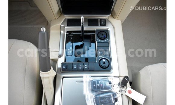 Buy Import Toyota Land Cruiser White Car in Import - Dubai in Kailahun Buy Import Toyota Land Cruiser White Car in Import - Dubai in Kailahun