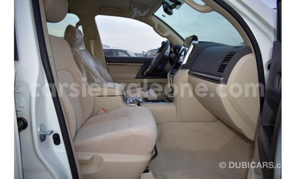 Buy Import Toyota Land Cruiser White Car in Import - Dubai in Kailahun Buy Import Toyota Land Cruiser White Car in Import - Dubai in Kailahun