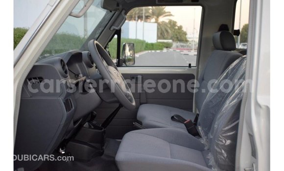 Buy Import Toyota Land Cruiser White Car in Import - Dubai in Kailahun Buy Import Toyota Land Cruiser White Car in Import - Dubai in Kailahun