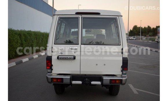 Buy Import Toyota Land Cruiser White Car in Import - Dubai in Kailahun Buy Import Toyota Land Cruiser White Car in Import - Dubai in Kailahun