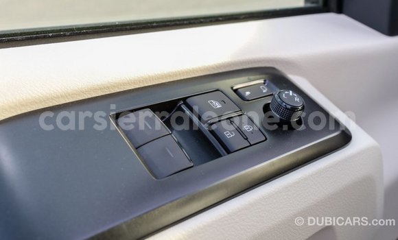 Buy Import Toyota Hiace White Car in Import - Dubai in Kailahun Buy Import Toyota Hiace White Car in Import - Dubai in Kailahun