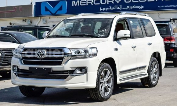 Buy Import Toyota Land Cruiser White Car in Import - Dubai in Kailahun Buy Import Toyota Land Cruiser White Car in Import - Dubai in Kailahun
