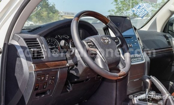 Buy Import Toyota Land Cruiser White Car in Import - Dubai in Kailahun Buy Import Toyota Land Cruiser White Car in Import - Dubai in Kailahun