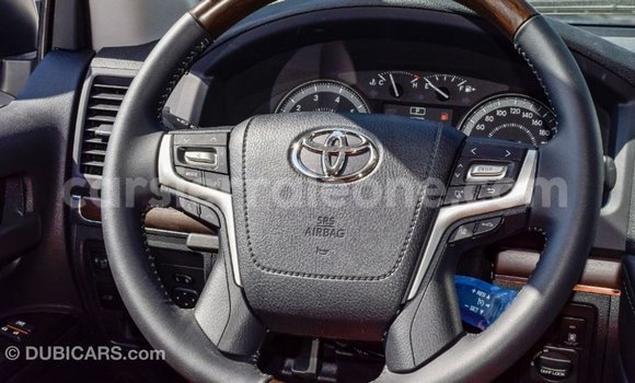 Buy Import Toyota Land Cruiser White Car in Import - Dubai in Kailahun Buy Import Toyota Land Cruiser White Car in Import - Dubai in Kailahun