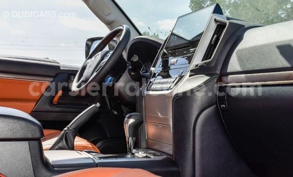 Buy Import Toyota Land Cruiser White Car in Import - Dubai in Kailahun Buy Import Toyota Land Cruiser White Car in Import - Dubai in Kailahun