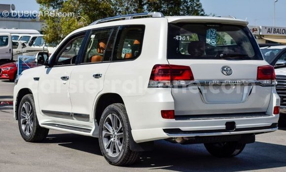 Buy Import Toyota Land Cruiser White Car in Import - Dubai in Kailahun Buy Import Toyota Land Cruiser White Car in Import - Dubai in Kailahun