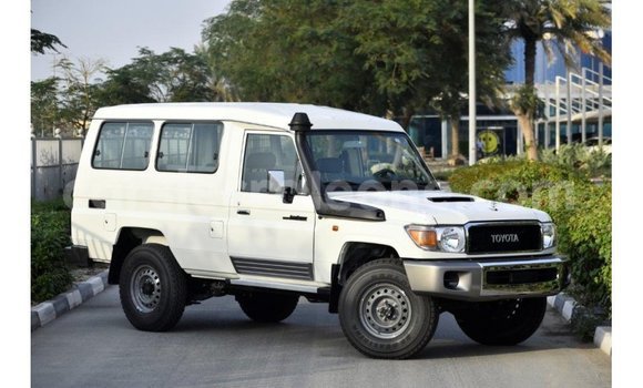 Buy Import Toyota Land Cruiser White Car in Import - Dubai in Kailahun Buy Import Toyota Land Cruiser White Car in Import - Dubai in Kailahun