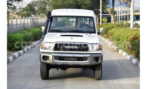 Buy Import Toyota Land Cruiser White Car in Import - Dubai in Kailahun Buy Import Toyota Land Cruiser White Car in Import - Dubai in Kailahun