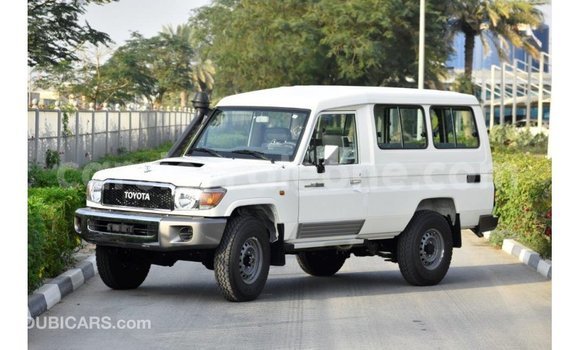 Buy Import Toyota Land Cruiser White Car in Import - Dubai in Kailahun Buy Import Toyota Land Cruiser White Car in Import - Dubai in Kailahun
