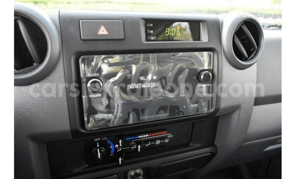 Buy Import Toyota Land Cruiser White Car in Import - Dubai in Kailahun Buy Import Toyota Land Cruiser White Car in Import - Dubai in Kailahun