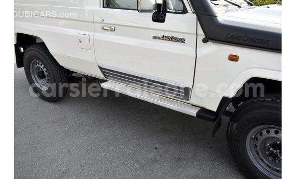Buy Import Toyota Land Cruiser White Car in Import - Dubai in Kailahun Buy Import Toyota Land Cruiser White Car in Import - Dubai in Kailahun