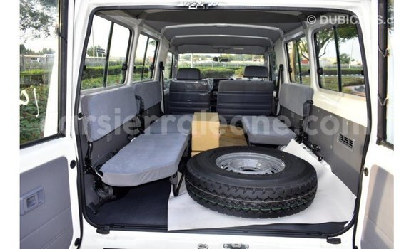 Buy Import Toyota Land Cruiser White Car in Import - Dubai in Kailahun Buy Import Toyota Land Cruiser White Car in Import - Dubai in Kailahun