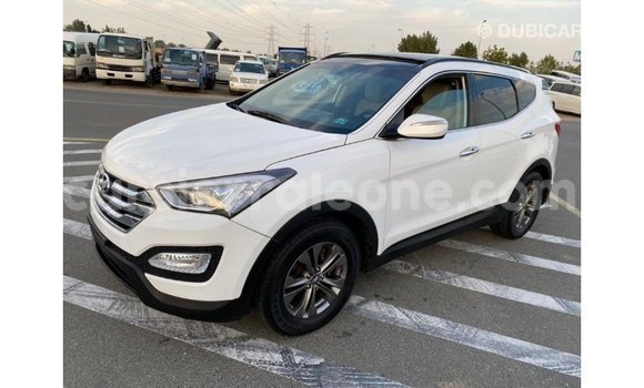 Buy Import Hyundai Santa Fe White Car in Import - Dubai in Kailahun Buy Import Hyundai Santa Fe White Car in Import - Dubai in Kailahun