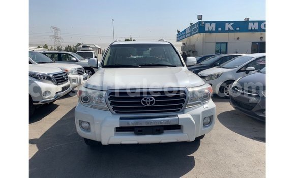 Buy Import Toyota Land Cruiser White Car in Import - Dubai in Kailahun Buy Import Toyota Land Cruiser White Car in Import - Dubai in Kailahun
