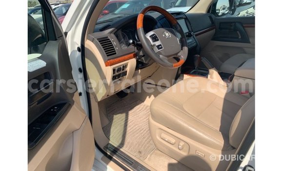 Buy Import Toyota Land Cruiser White Car in Import - Dubai in Kailahun Buy Import Toyota Land Cruiser White Car in Import - Dubai in Kailahun