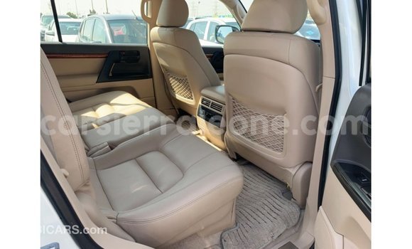 Buy Import Toyota Land Cruiser White Car in Import - Dubai in Kailahun Buy Import Toyota Land Cruiser White Car in Import - Dubai in Kailahun