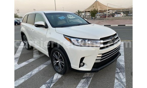 Buy Import Toyota Highlander White Car in Import - Dubai in Kailahun Buy Import Toyota Highlander White Car in Import - Dubai in Kailahun
