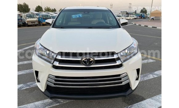 Buy Import Toyota Highlander White Car in Import - Dubai in Kailahun Buy Import Toyota Highlander White Car in Import - Dubai in Kailahun