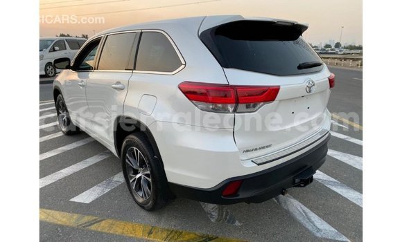 Buy Import Toyota Highlander White Car in Import - Dubai in Kailahun Buy Import Toyota Highlander White Car in Import - Dubai in Kailahun
