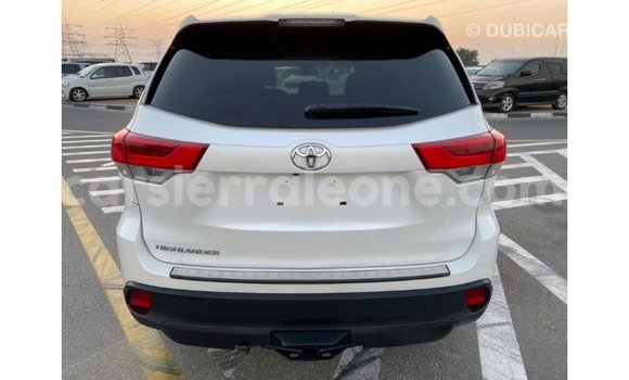 Buy Import Toyota Highlander White Car in Import - Dubai in Kailahun Buy Import Toyota Highlander White Car in Import - Dubai in Kailahun