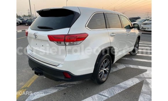 Buy Import Toyota Highlander White Car in Import - Dubai in Kailahun Buy Import Toyota Highlander White Car in Import - Dubai in Kailahun