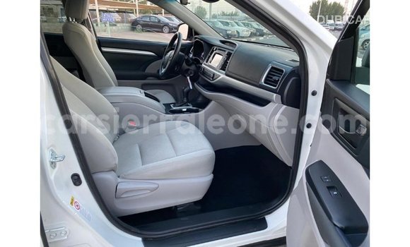 Buy Import Toyota Highlander White Car in Import - Dubai in Kailahun Buy Import Toyota Highlander White Car in Import - Dubai in Kailahun