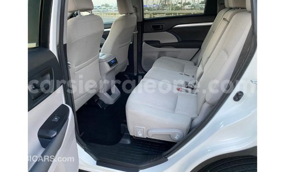 Buy Import Toyota Highlander White Car in Import - Dubai in Kailahun Buy Import Toyota Highlander White Car in Import - Dubai in Kailahun