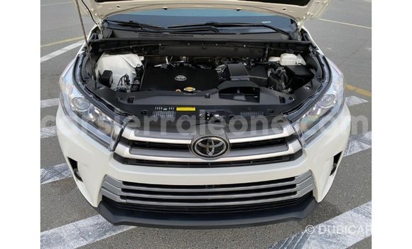 Buy Import Toyota Highlander White Car in Import - Dubai in Kailahun Buy Import Toyota Highlander White Car in Import - Dubai in Kailahun