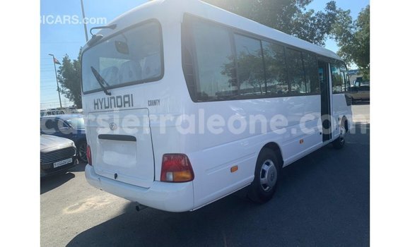 Buy Import Hyundai Accent White Car in Import - Dubai in Kailahun Buy Import Hyundai Accent White Car in Import - Dubai in Kailahun