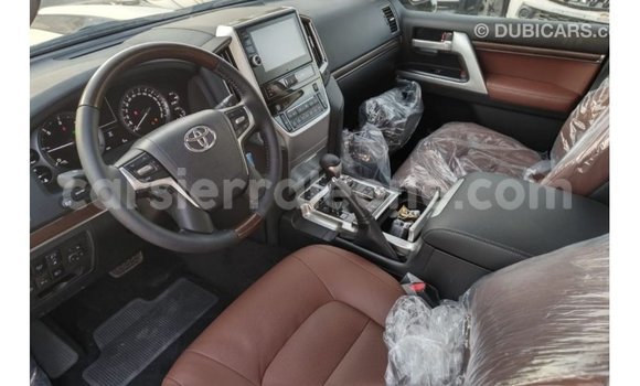 Buy Import Toyota Land Cruiser White Car in Import - Dubai in Kailahun Buy Import Toyota Land Cruiser White Car in Import - Dubai in Kailahun