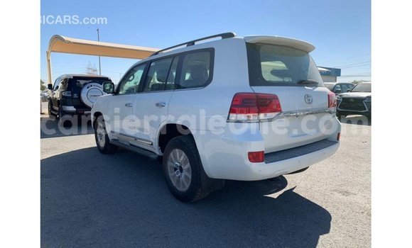 Buy Import Toyota Land Cruiser White Car in Import - Dubai in Kailahun Buy Import Toyota Land Cruiser White Car in Import - Dubai in Kailahun