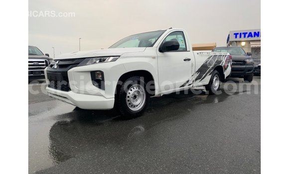 Buy Import Mitsubishi L200 White Car in Import - Dubai in Kailahun Buy Import Mitsubishi L200 White Car in Import - Dubai in Kailahun