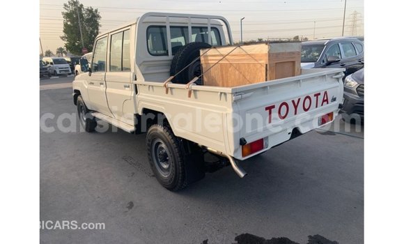 Acheter Import Voiture Toyota Land Cruiser Blanc à Import - Dubai, Kailahun Acheter Import Voiture Toyota Land Cruiser Blanc à Import - Dubai, Kailahun
