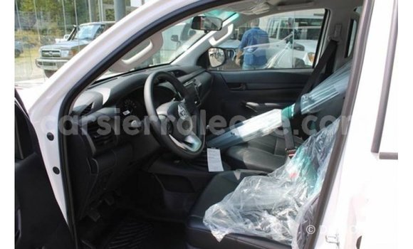 Buy Import Toyota Hilux White Car in Import - Dubai in Kailahun Buy Import Toyota Hilux White Car in Import - Dubai in Kailahun