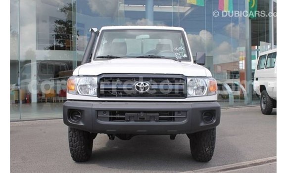 Buy Import Toyota Land Cruiser White Car in Import - Dubai in Kailahun Buy Import Toyota Land Cruiser White Car in Import - Dubai in Kailahun