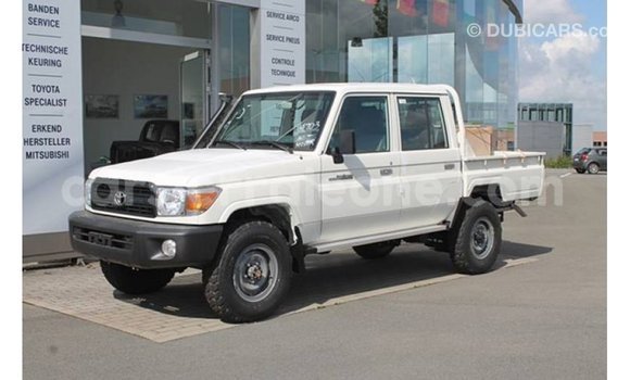 Buy Import Toyota Land Cruiser White Car in Import - Dubai in Kailahun Buy Import Toyota Land Cruiser White Car in Import - Dubai in Kailahun