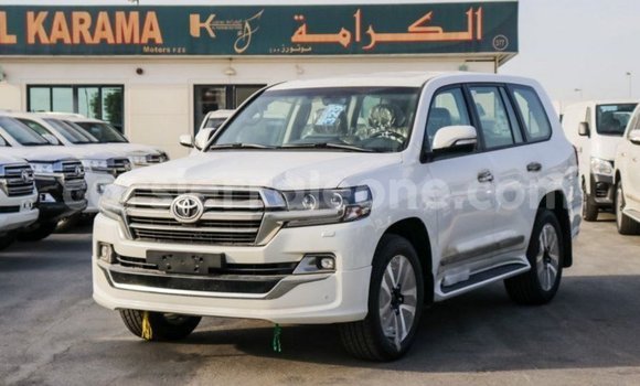 Buy Import Toyota Land Cruiser White Car in Import - Dubai in Kailahun Buy Import Toyota Land Cruiser White Car in Import - Dubai in Kailahun