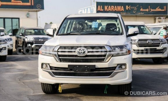 Buy Import Toyota Land Cruiser White Car in Import - Dubai in Kailahun Buy Import Toyota Land Cruiser White Car in Import - Dubai in Kailahun
